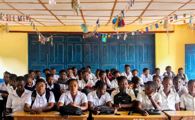 Éducation des filles pour un avenir meilleur dans la région des Grands lacs africains (ÉDUFAM)